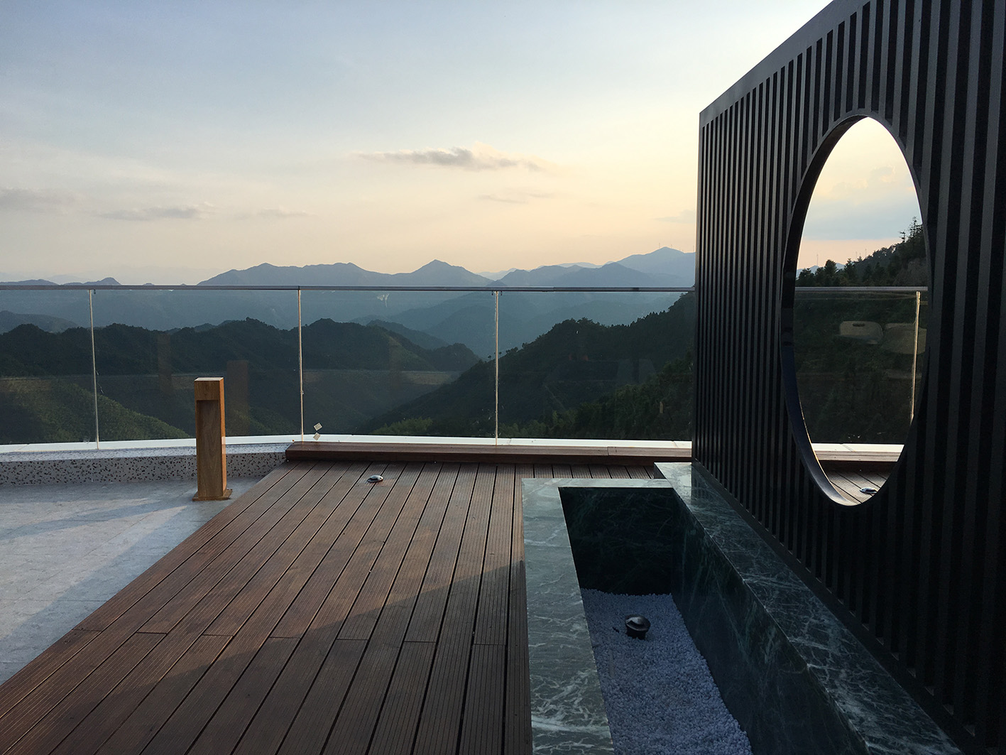 Lunawood Thermowood_Decking_PrivateVillaGaomu_China_2019_3
